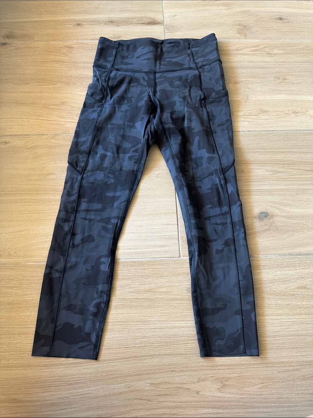Lululemon Black Camouflage Running Leggings with pockets